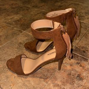 Merona Brown suede heels size 8.5